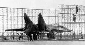 Почти сразу вокруг самолета стали строить временный ангар и с 8-го сентября самолет был полностью скрыт от посторонних глаз.